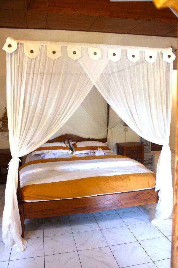 Lovina Palace エクステリア 写真